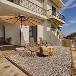 Valley View Apartament *