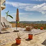 Valley View Apartament Sálakos
