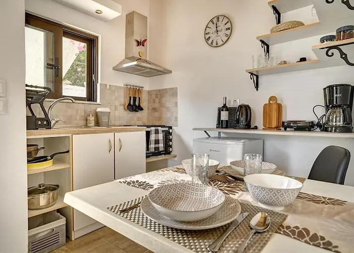 Valley View Apartment *