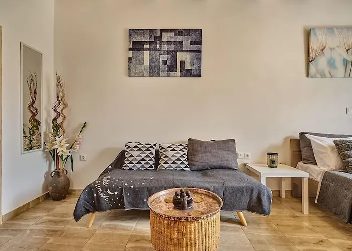 Valley View Apartment