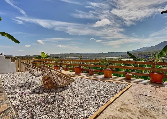 Valley View Apartment *