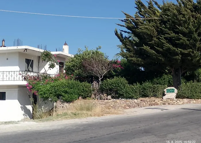 Valley View Apartment